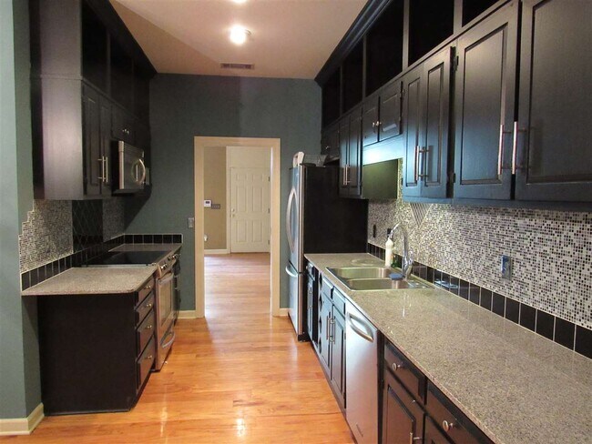 Foto del edificio - 255 Eastbrooke St