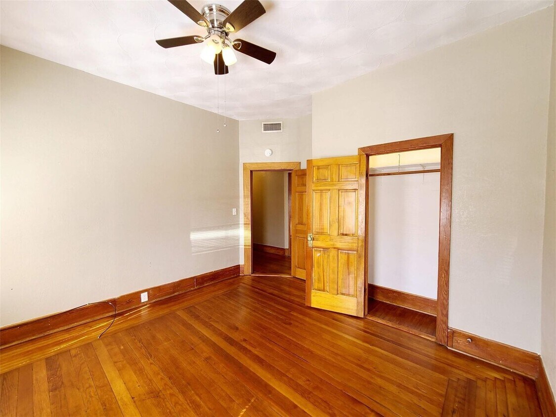 Foto del edificio - 2 Bedroom, 1 Bath in Munger Place!