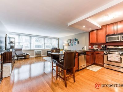 Foto del edificio - 2300 N Commonwealth Ave