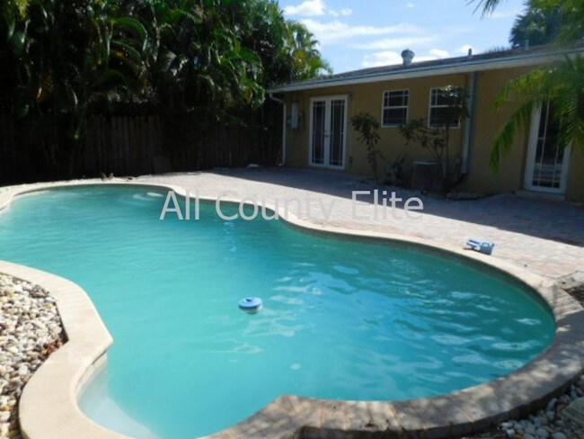 Foto del edificio - 1401 NE 14th Ct