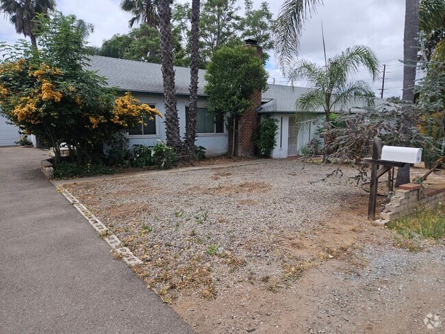 Building Photo - 581 Montview Dr