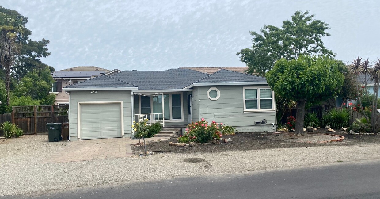 Primary Photo - 1640 Humphrey Dr