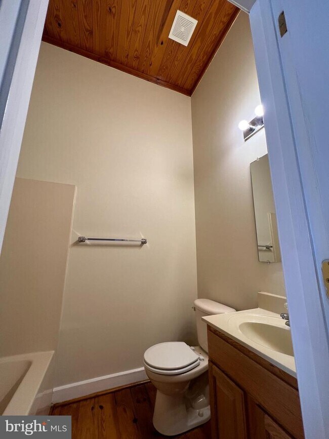 Foto del edificio - 13529 Mount Victoria Pl