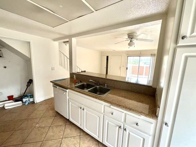 Foto del edificio - 1460 Kendall Dr