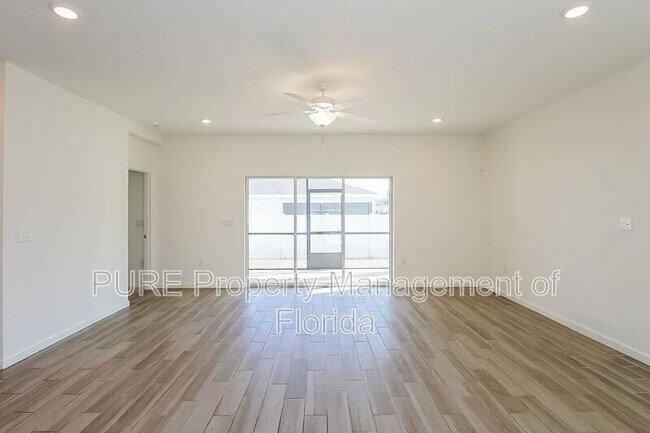 Foto del edificio - 7898 SW 74th Lp