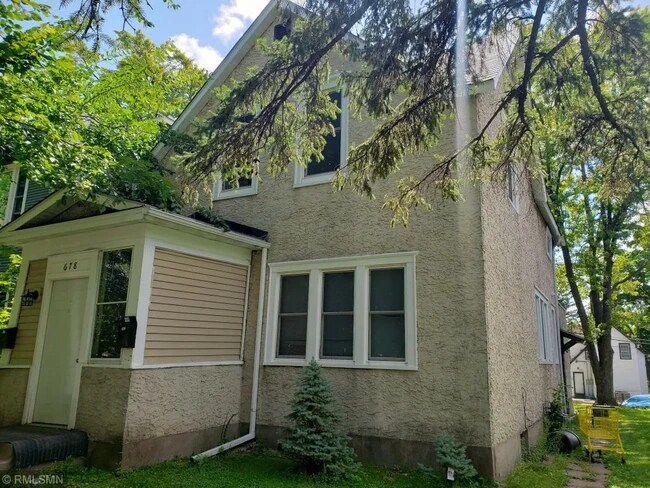 Foto del edificio - 678 Jessamine Ave E