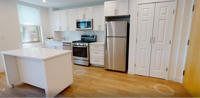 Building Photo - 63 Gordon St