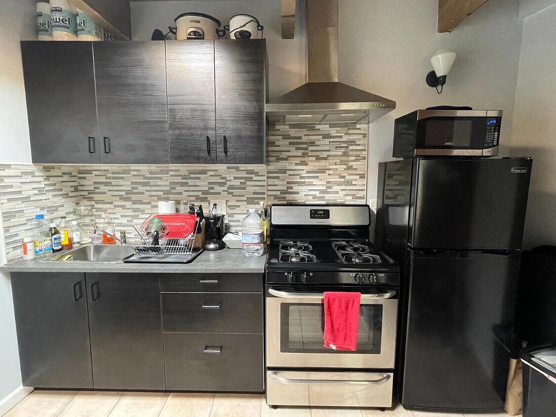 Building Photo - 4256 Ensenada Dr