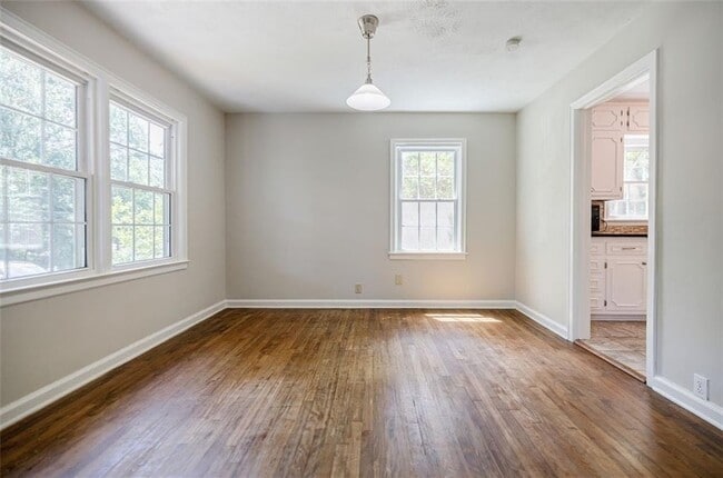 Building Photo - 1716 Beacon Hill Blvd NE