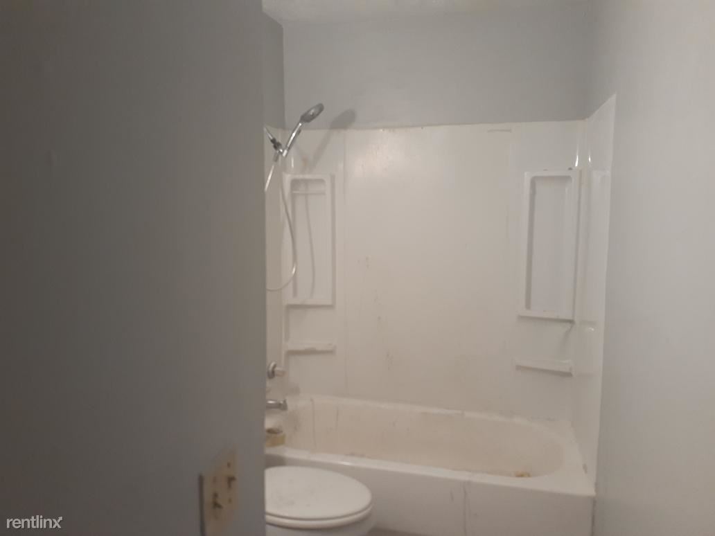 Building Photo - 3 br, 1 bath House - 719 Martin Luther Kin...