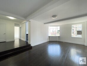 Building Photo - 5 AVENUE