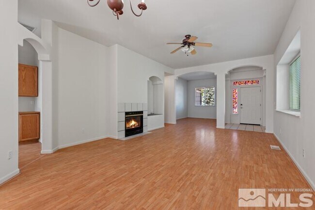 Building Photo - 5540 Daybreak Dr