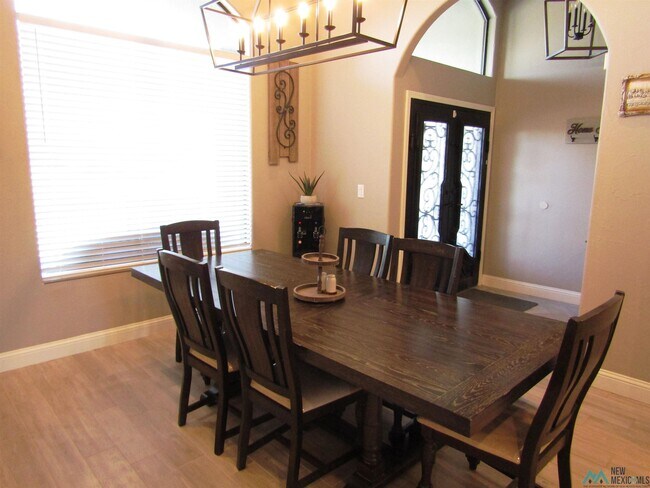 Foto del edificio - 1525 W Mahone Dr