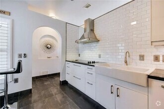 Building Photo - 4761 Willamette Cir