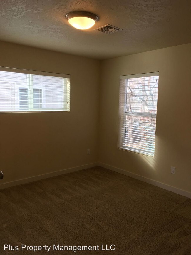 Building Photo - 796 NE Copperleaf Loop