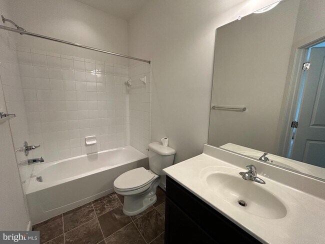 Building Photo - 212 Shamrock Dr