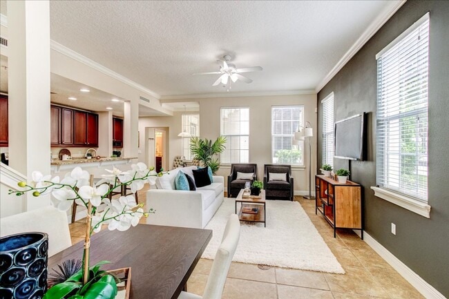 Building Photo - Prime Downtown Baldwin Park 3 BR Townhome for Rent – Unbeatable Location!