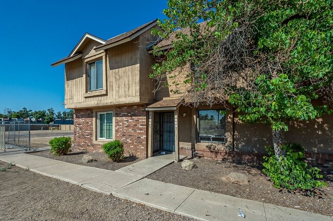 Foto del edificio - 5869 N 59th Dr