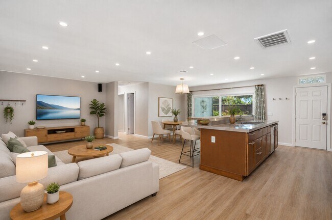 Foto del edificio - 4742 Seaford Pl