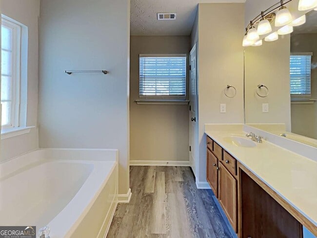 Foto del edificio - 227 Weatherstone Dr