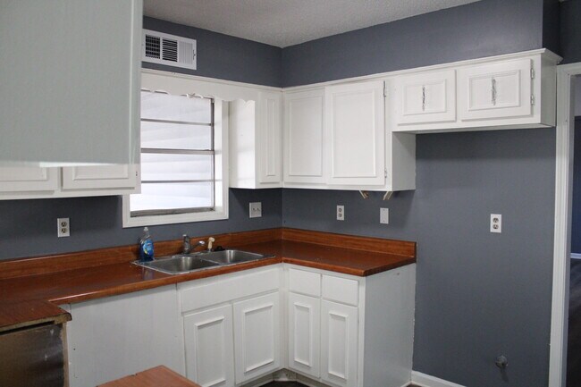 Building Photo - 3374 Brownbark Dr