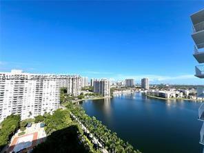 Foto del edificio - 2801 NE 183rd St