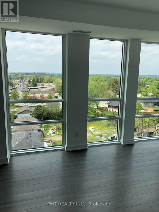 Photo du bâtiment - 681 Yonge St