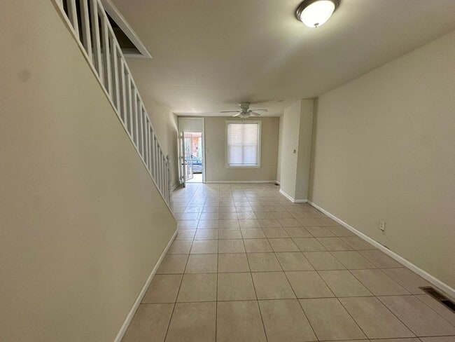 Foto del edificio - 3 BED 1 BATH HOME FOR RENT