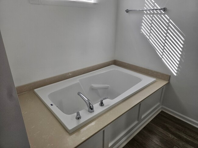 Building Photo - 2466 Leytonstone Dr