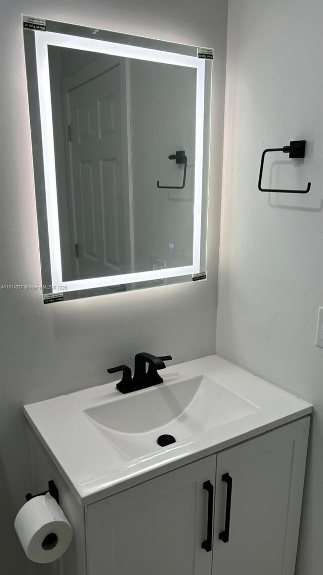 Foto del edificio - 4149 NW 23rd Ct