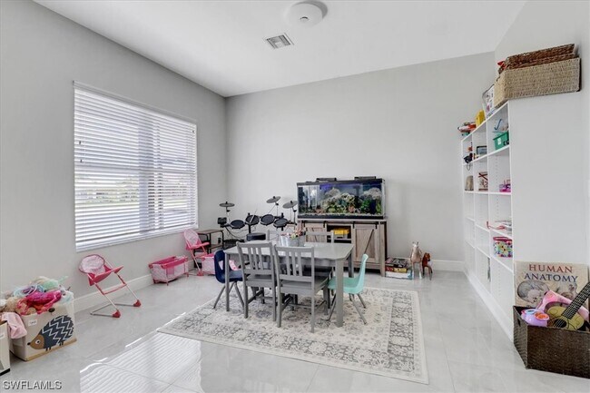 Building Photo - 9939 Via San Marco Loop