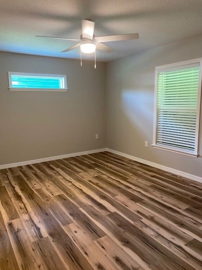 Building Photo - STUDENT HOUSING