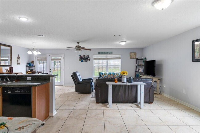 Foto del edificio - 291 Dahlquist Dr