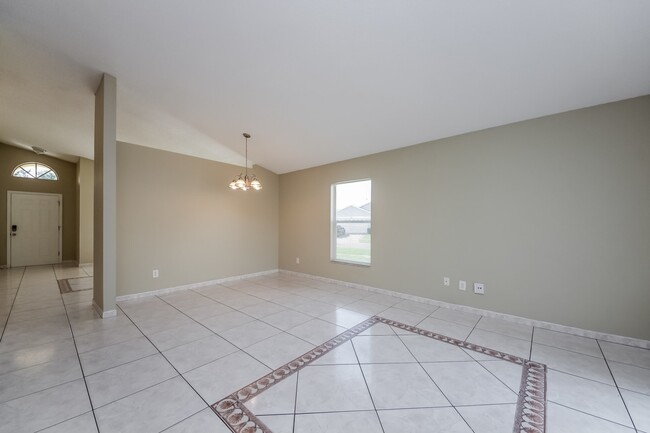 Building Photo - 1422 Coldwater Ct