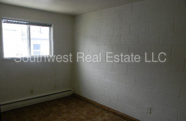 Building Photo - 1400 Bridger Dr