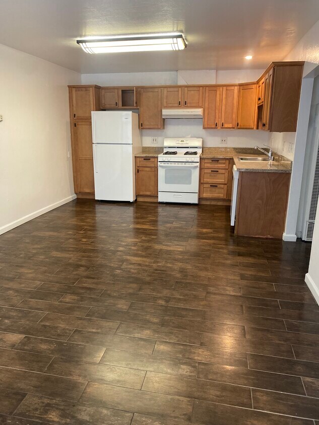 Kitchen - 1430 Josephine St