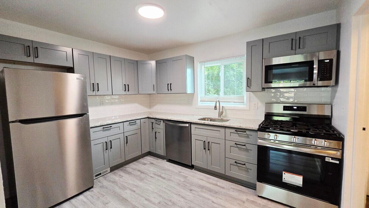 Foto principal - 5729 Mitchell Rd
