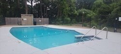Building Photo - 606 Village Dr