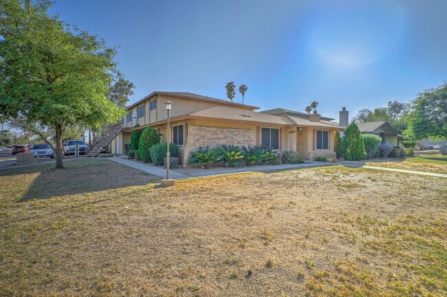 Foto del edificio - 3301 W Loma Ln