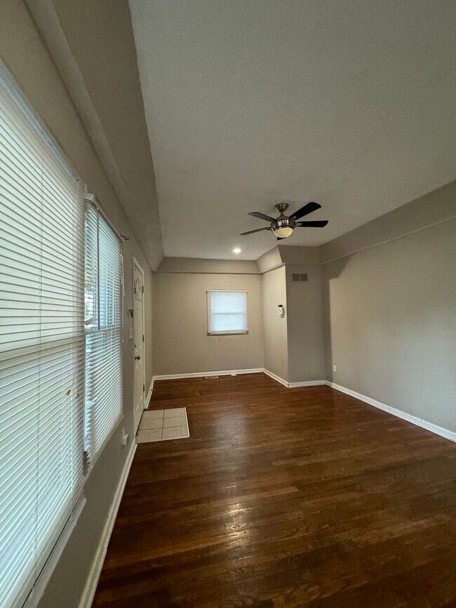 Foto del edificio - Coming Soon: 3 Bedroom Home Near Zoo & Parks!