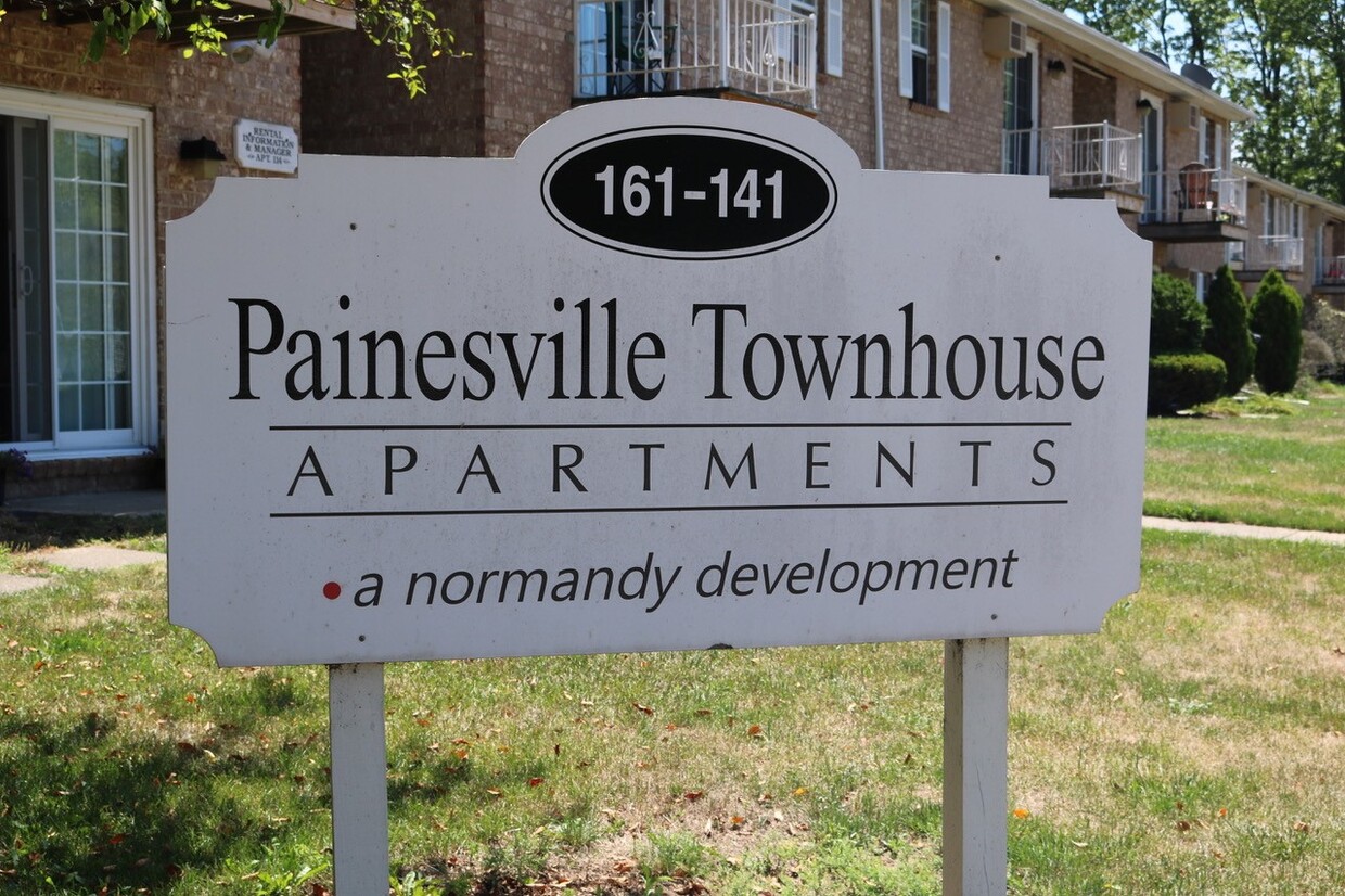 Foto principal - Painesville Townhouse Apartments