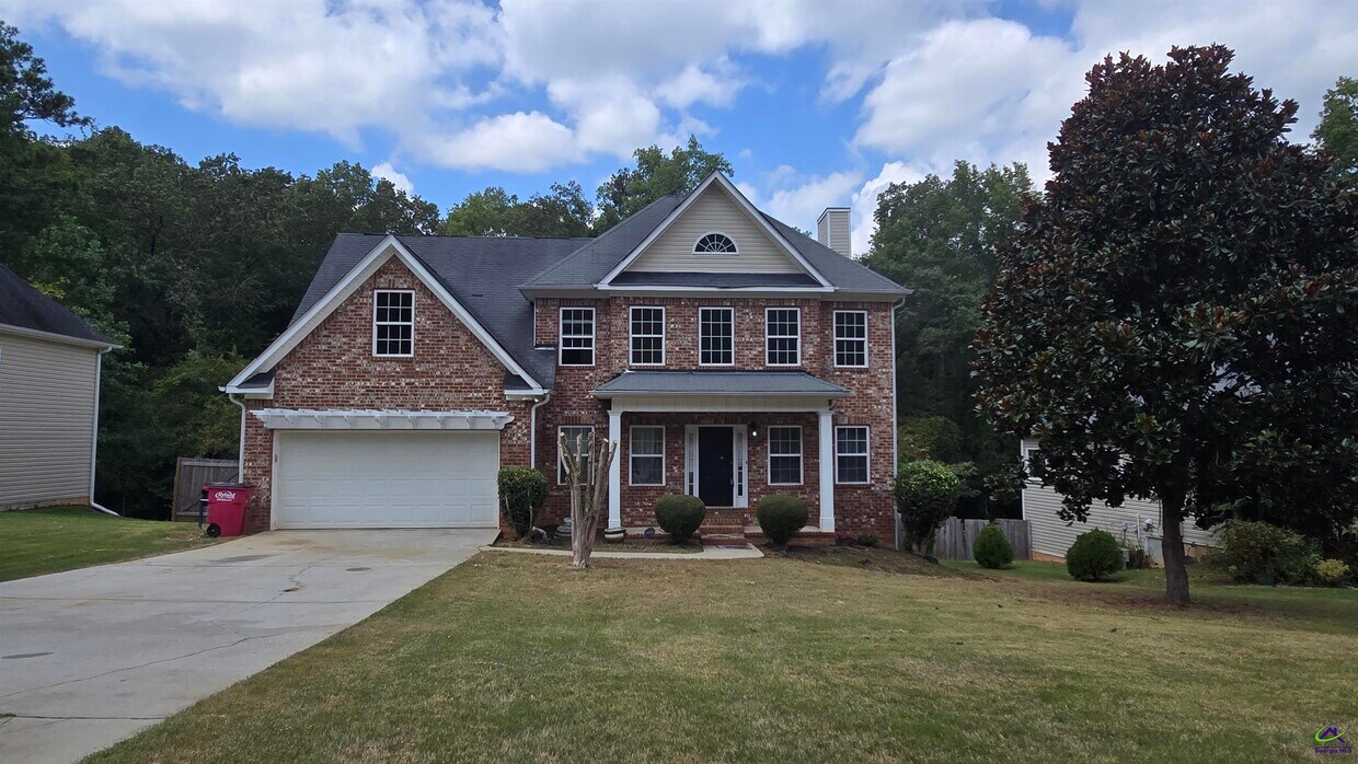 Foto principal - 235 West Springs Drive
