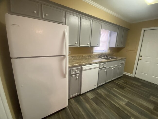 Building Photo - 244 Hickory Trail