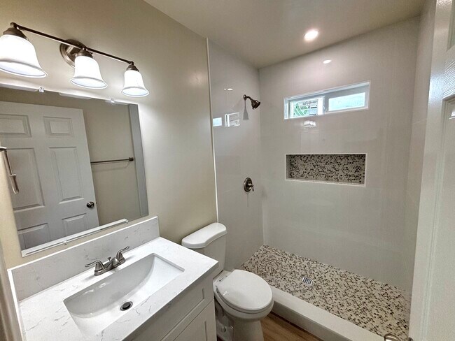 Foto del edificio - 2732 Oceanside Blvd