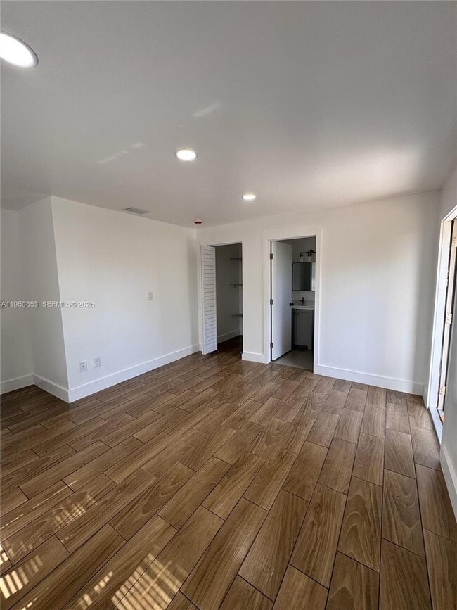 Building Photo - 617 NW 3rd Ave