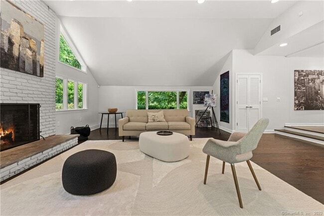 Building Photo - 117 Tobys Ln