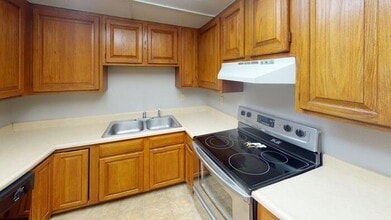 Building Photo - 1727 N Grandview Ln