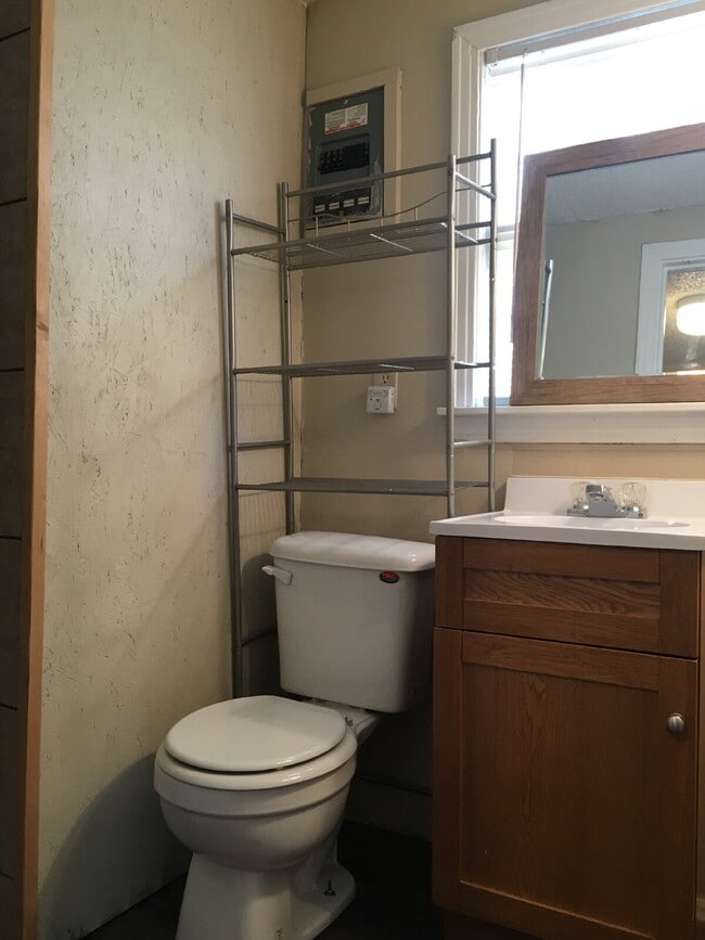 Building Photo - Cozy & Convenient Living in Tech Terrace!