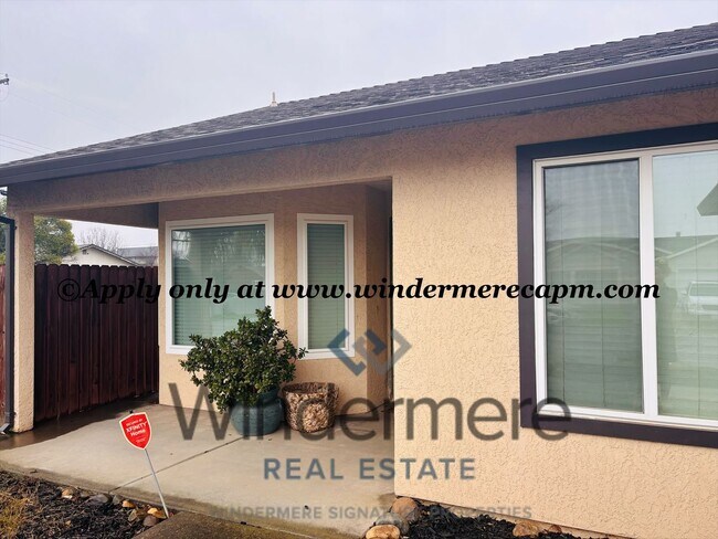 Foto del edificio - Available now! Charming 3-bed, 2-bath Gem in East Del Paso Heights- Your Perfect Home Awaits!