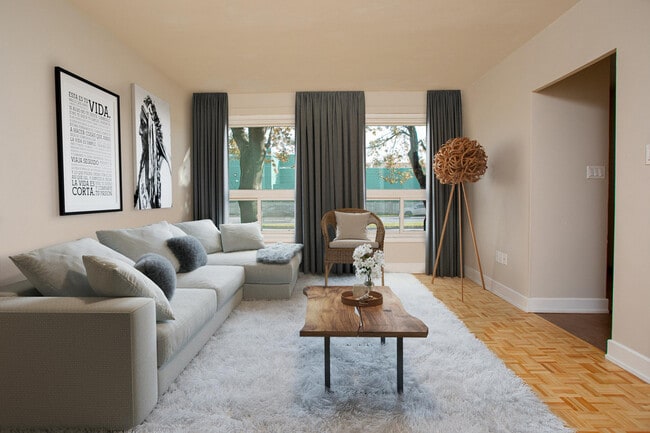 Building Photo - West Park I Townhouses